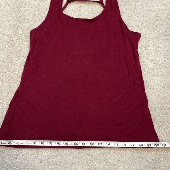 Whisper, Size 4, Burgundy women’s tank top. - Picture 3 of 5